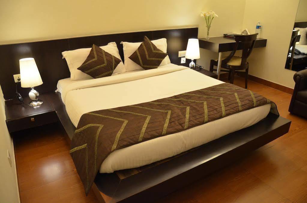 Airport Hotel De Aura Delhi Airport 3* New Delhi